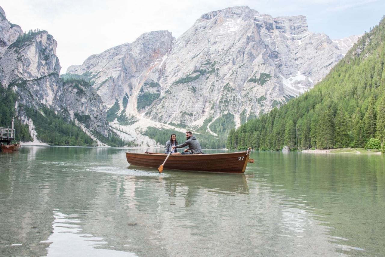 Hotel Edelweiss Braies  Bagian luar foto